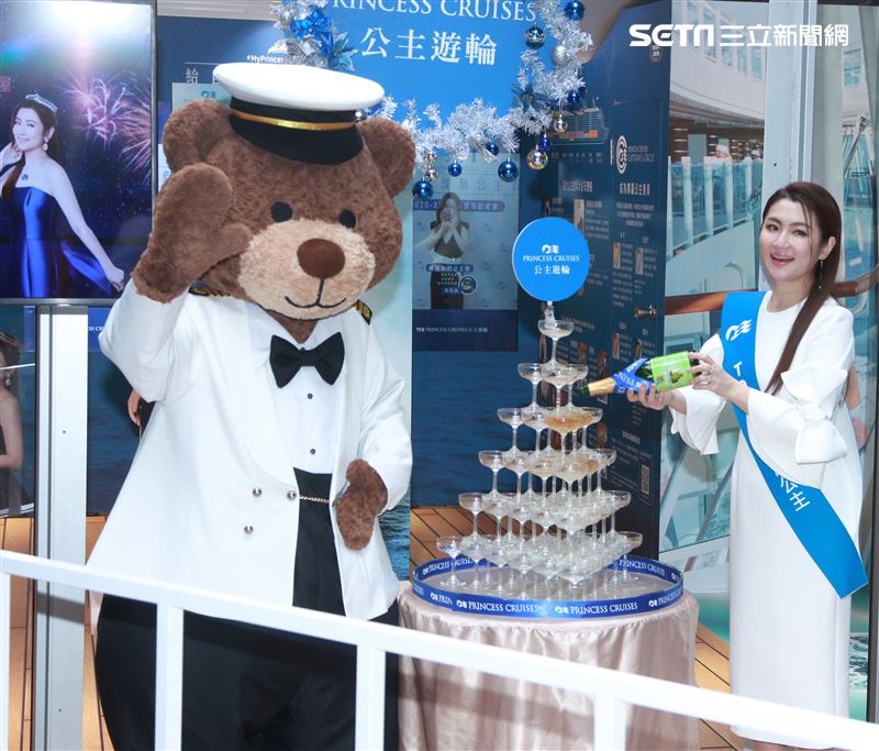 Selina任家萱 公主郵輪夢幻玻璃屋慶功開趴。（記者邱榮吉/攝影）