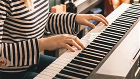 彈鋼琴，才藝，翻攝自pixabay