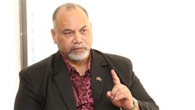 台諾如同家人　諾魯總統：北京若接觸是浪費力氣正在台灣訪問的諾魯總統安格明（Lionel Aingimea），曾多次形容台諾關係就如同家人一樣，他指出，諾魯與台灣的雙邊關係在許多層面上都非常重要，北京明白諾魯堅定挺台的立場，若嘗試接觸諾魯，將會是白費力氣。中央社記者鄭傑文攝　108年12月14日