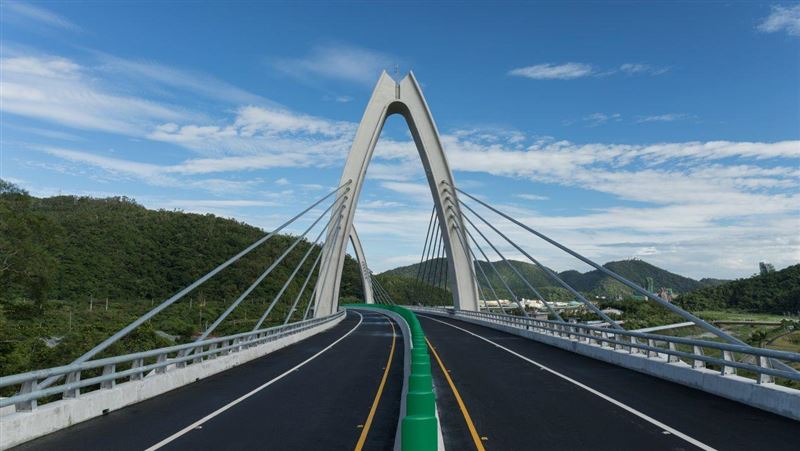 蘇花改馬拉松　6千跑者搶先看風景