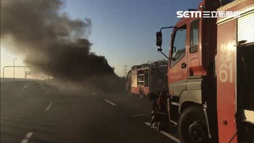 國道3號北上彰化路段發生火燒車意外(翻攝畫面)