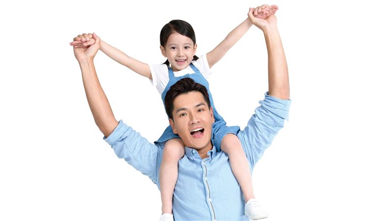 手掌濺血！男星事業線分離爆眼瞎慘事