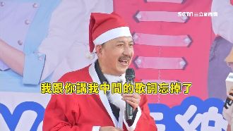 余天唱耶誕歌糗忘詞　沿路掃街拼選戰