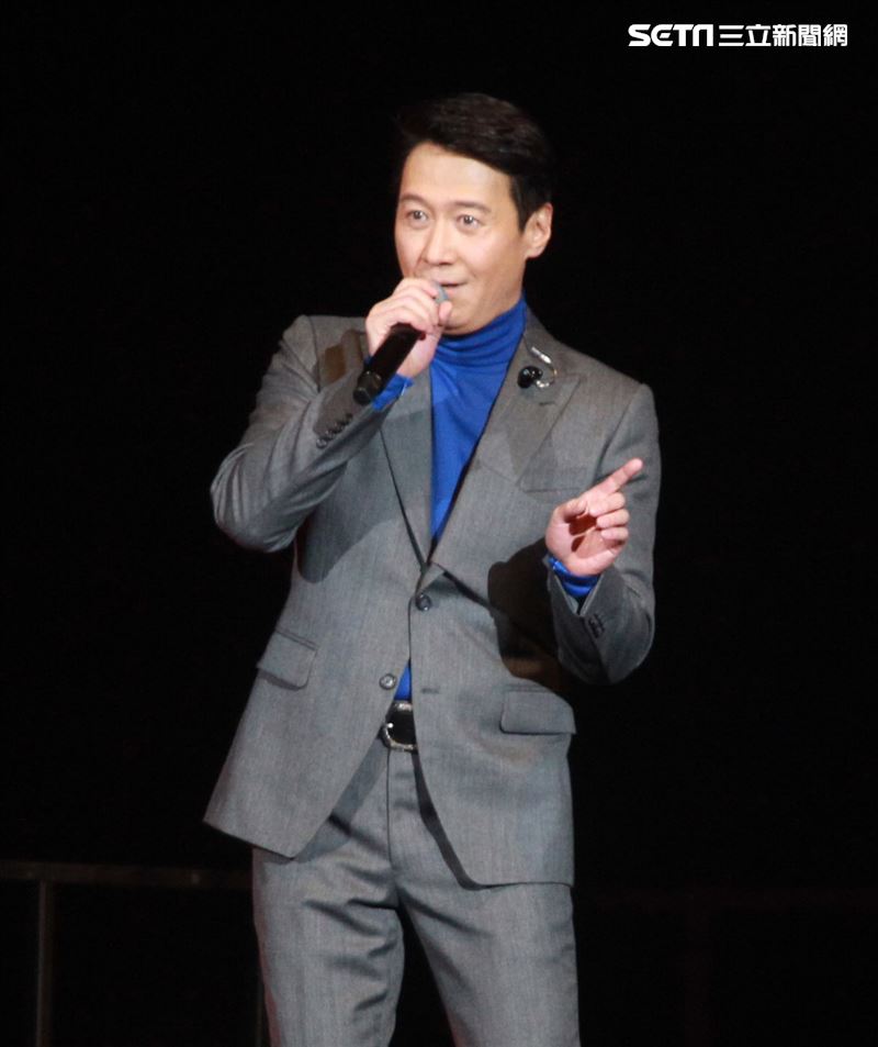 黎明睽違25年，首次在台灣舉辦大型Leon Metro Live 2.0演唱會臺北站引爆小巨蛋。（記者邱榮吉/攝影）