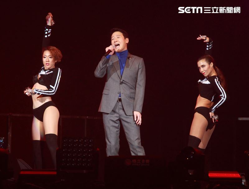 黎明睽違25年，首次在台灣舉辦大型Leon Metro Live 2.0演唱會臺北站引爆小巨蛋。（記者邱榮吉/攝影）