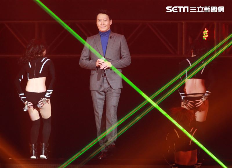 黎明睽違25年，首次在台灣舉辦大型Leon Metro Live 2.0演唱會臺北站引爆小巨蛋。（記者邱榮吉/攝影）