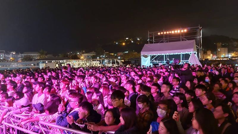 音樂祭遭爆人超少！葉匡時秀照片反駁