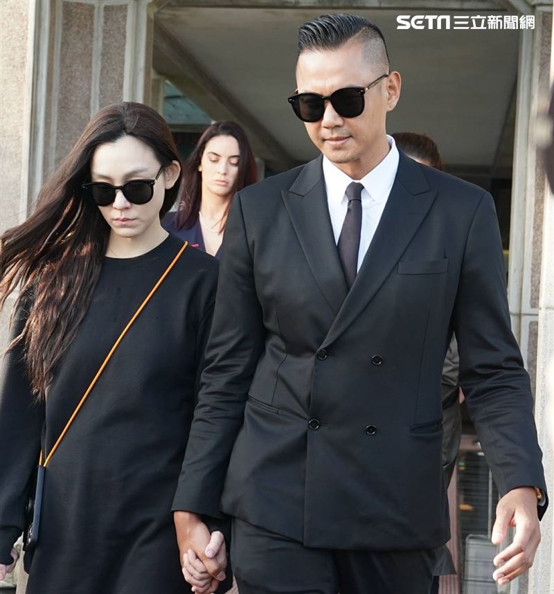 高以翔長眠金寶山，親友送最後一程（毛加恩、羅雯、Bella、高爸、高媽、黑人、范范）／記者邱榮吉攝影