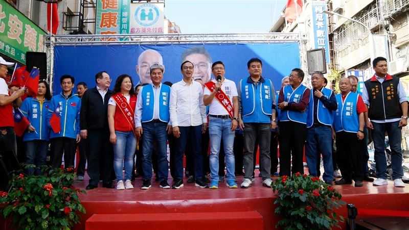 挺藍委選將！驚見民眾黨後援會長站台