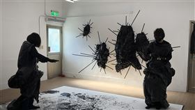 卸密創作成果展 政治受難者後代開幕表演促轉會15日在國家人權博物館景美園區舉辦「卸密」創作成果展開幕活動，由政治受難者後代帶來開場表演。中央社記者侯姿瑩攝 108年12月15日