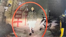 謝和弦,中國時報,噴漆,塑膠（圖／翻攝自謝和弦臉書）