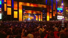 鄧紫棋唱完！耶誕城人潮趕末班捷運　網驚：像世界末日