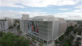 美媒近日報導，世界銀行曾要求台灣僱員須持有中國護照才能保住飯碗或被錄用。世銀發言人表示，來自非成員國的僱員能持續保有工作。（圖取自facebook.com/worldbank）