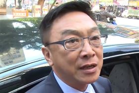 ▲陳宜民16日赴中正一分局約談，卻遲到一個小時