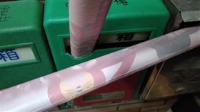 里長送年曆插爆信箱。（圖／翻攝自爆怨公社）