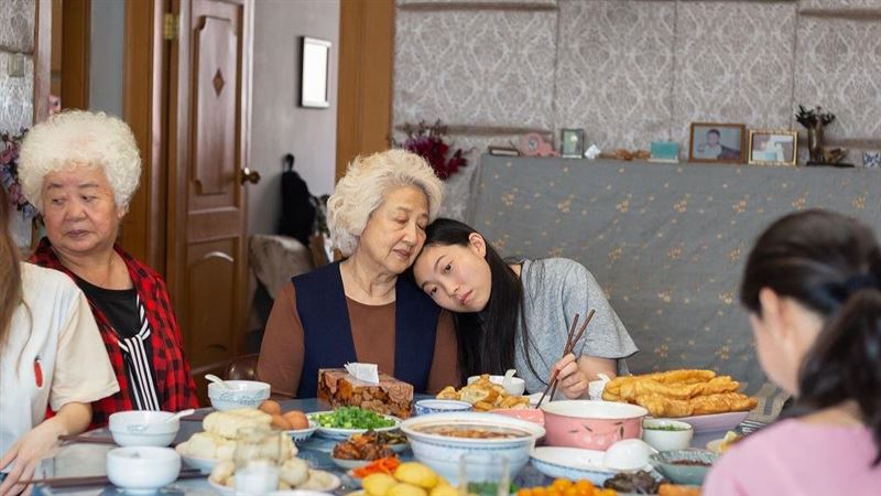 《別告訴她》好事不斷！入圍多項大獎