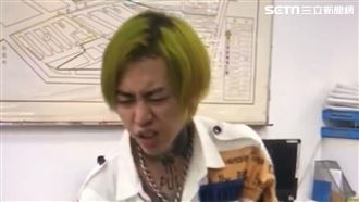 謎之行徑…謝和弦闖派出所高唱新歌