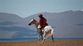 ▲行程特別安排技藝精湛的吉爾吉斯傳統馬術表演(圖／shutterstock.com)