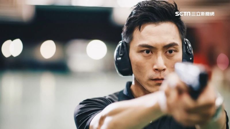 吳彥祖合照街頭正妹遭拒！還被嫌「老頭」