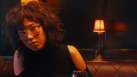 索尼音樂新聞稿
《我只在乎你》MV浪漫登場 王若琳戴假髮扮宅女工程師