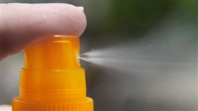 除臭噴霧,爆炸,香菸,點火,英國,玻璃,通風,街頭,汽車,封閉,空氣清新罐　圖／翻攝自pixabay　https://parg.co/jF5