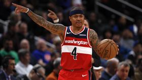 ▲『矮湯』湯瑪斯（Isaiah Thomas）飆進5顆三分球進帳本季新高23分。（圖／美聯社／達志影像）