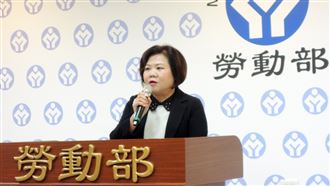 許銘春：檢討大量解僱法限制出境規範