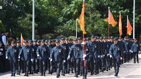 總統大選維安特勤人員結訓第15任總統、副總統選舉候選人維安人員7日在台北國安局特勤中心舉行結訓編成典禮，圖為結訓人員部隊進入典禮現場。中央社記者王飛華攝  108年11月7日