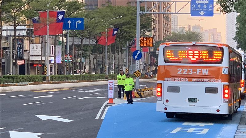 新北公車專用道啟用　首日差強人意