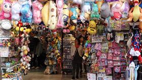 今年經濟成長率上修至2.64%主計總處29日發布經濟預測，將2019年經濟成長率上修0.18個百分點，來到2.64%，主計總處指出，今年以來，雖有美中貿易戰的外在局勢紛擾，但台商回流、轉單效應仍支撐台灣經濟成長動能，並持續挹注投資表現。中央社記者鄭傑文攝　108年11月29日