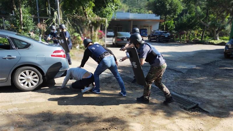 金山警金融機構防搶演練　過程超逼真