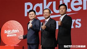  ▲樂天桃猿領隊劉玠廷（左）透露將引進球員評估系統。（圖／記者林聖凱攝影）