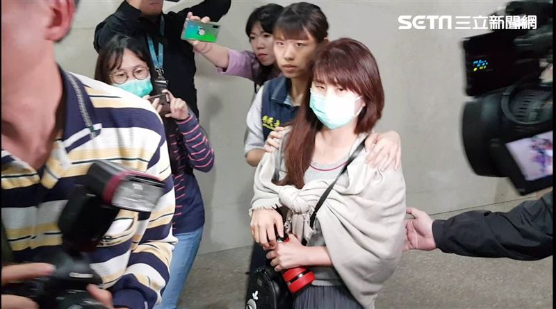 「白狼」兒子潛逃被通緝!妻判刑1年7月