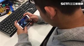 男生,打遊戲,手遊,低頭族