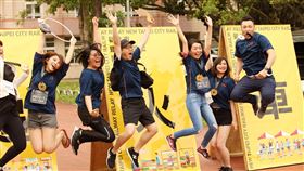 ▲新北市鐵道馬拉松接力賽要跑友「追火車」。（圖／大會提供）