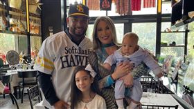 ▲軟銀鷹洋砲巴倫汀（Wladimir Balentien）在個人IG發文透露選擇軟銀的關鍵在軟銀鷹顧問王貞治。（圖／翻攝自巴倫汀IG）