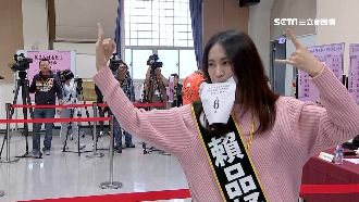 頭插麥克風爆紅！賴品妤抽籤竟吃紙