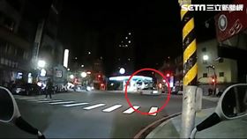 新北市,三重,闖紅燈,危險駕駛,重踩油門,罰單