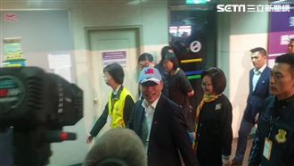 小心！護唇膏又來？韓國瑜上台前說…