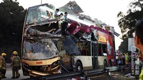 粉嶺公路九巴撞樹逾40傷　最少六死(圖/立場新聞)