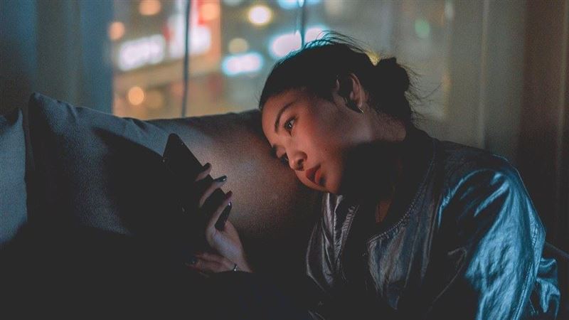 藍光有礙睡眠？這色光影響更大！