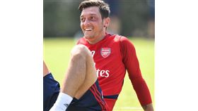 英格蘭,厄齊爾,力挺,維吾爾穆斯林,中國.抹殺(圖/翻攝自臉書)