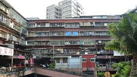 老公寓、老屋。（圖／記者陳韋帆攝影）