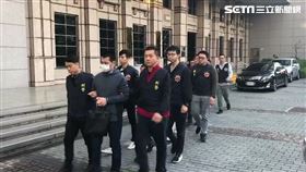 華西幫楊元宗等人持手槍及辣椒水恐嚇乃哥徐乃麟（翻攝畫面）