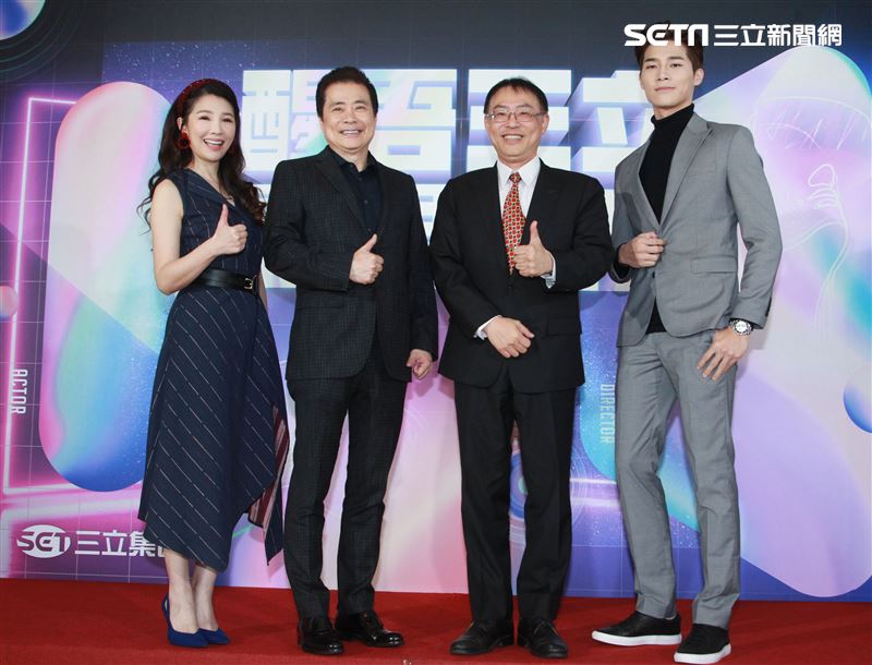 「三立、醒吾影視人才培育計畫｣，特成立「醒吾三立影視學院」，由三立集團總經理張榮華、醒吾科技大學校長陳義文，盛大舉行產學合作簽約儀式。（記者邱榮吉/攝影）