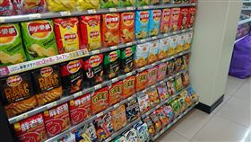 洋芋片整齊排排站！他狂讚店員超用心…同行秒看穿曝內幕（圖／翻攝自爆廢公社公開版）