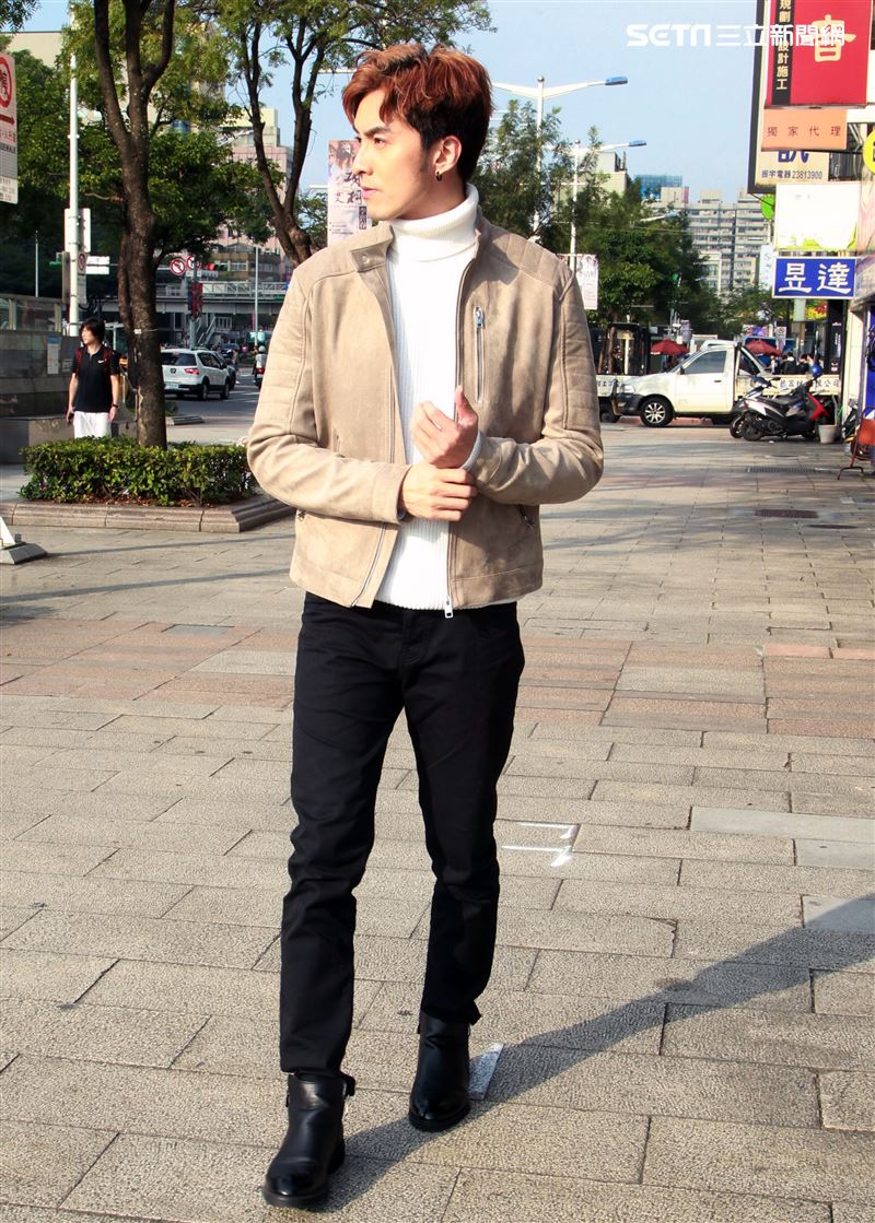 張雁名三立新聞網專訪。（記者邱榮吉/攝影）