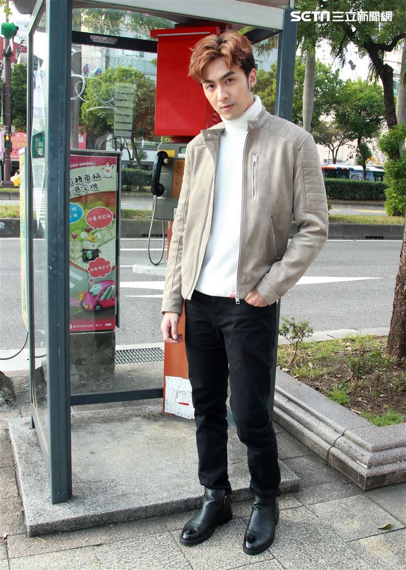 張雁名三立新聞網專訪。（記者邱榮吉/攝影）