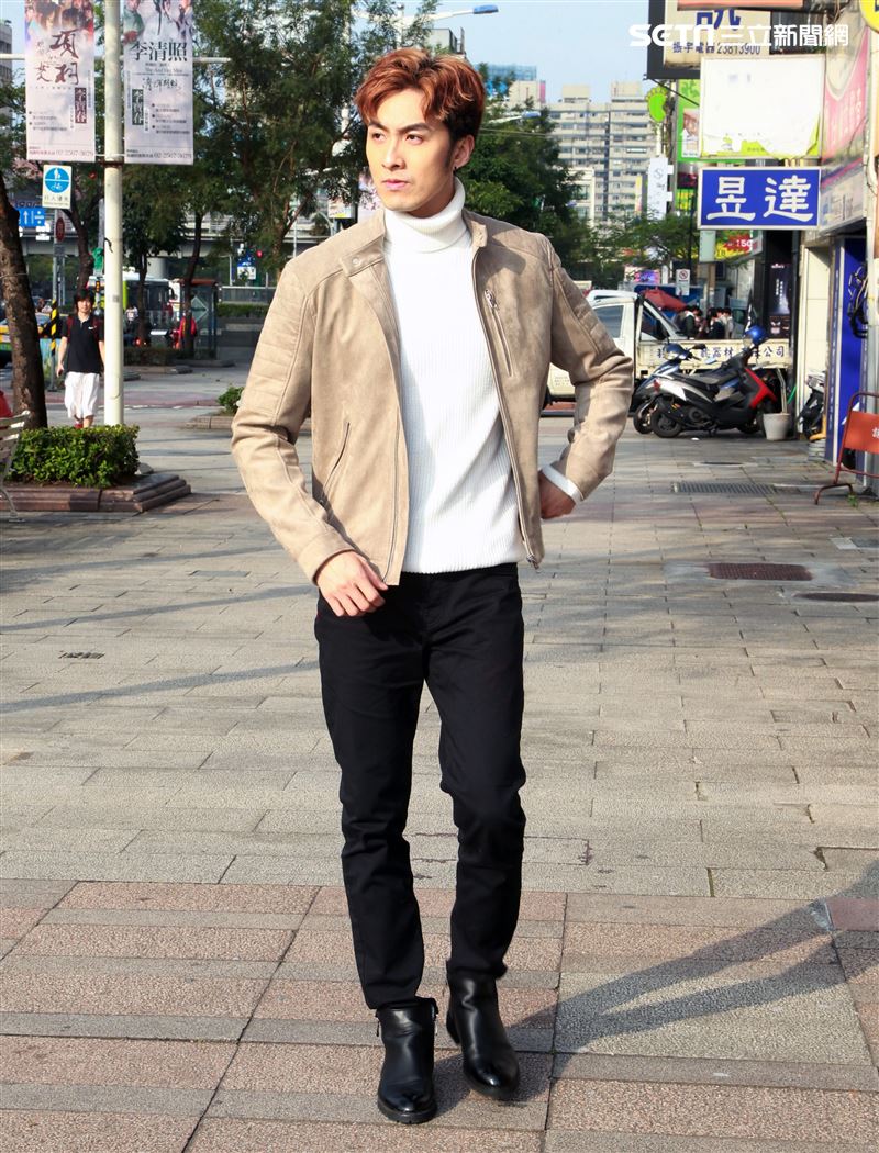 張雁名三立新聞網專訪。（記者邱榮吉/攝影）