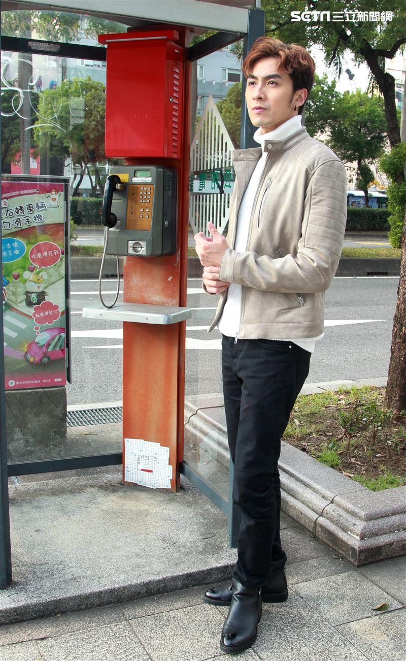 張雁名三立新聞網專訪。（記者邱榮吉/攝影）